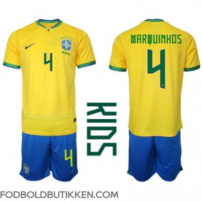 Brasilien Marquinhos #4 Hjemmebanetrøje Børn VM 2022 Kortærmet (+ Korte bukser)